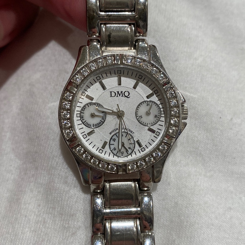 Vintage Ladies Dmq Watch Beautiful Sparkling Stones Design